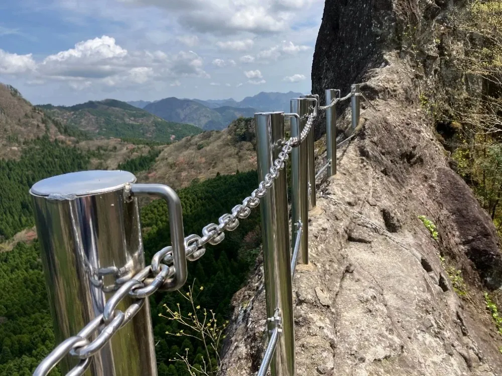 望雲台<br>修験者の行場<br>高さ120mの断崖絶壁