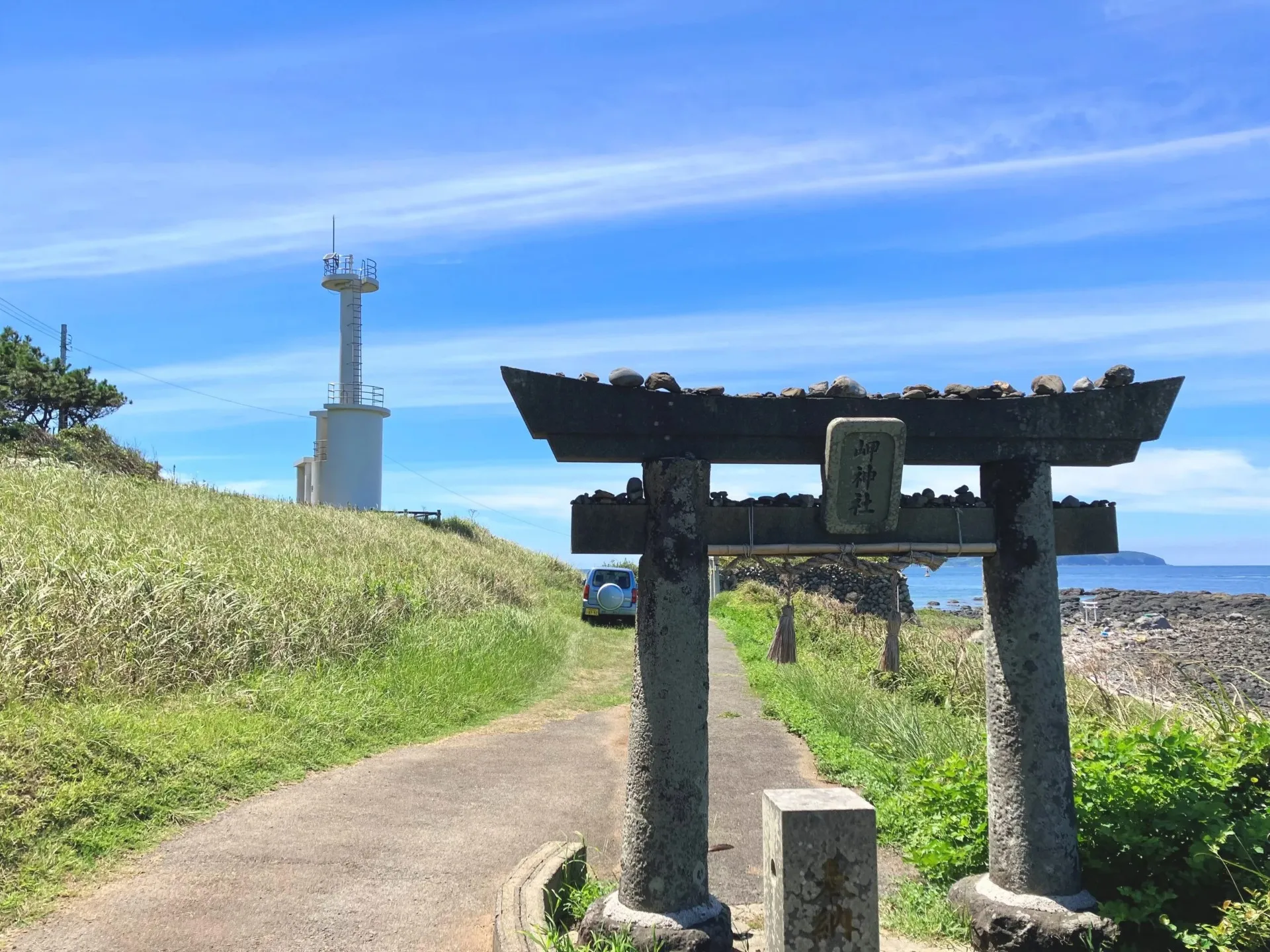 波戸岬神社と灯台