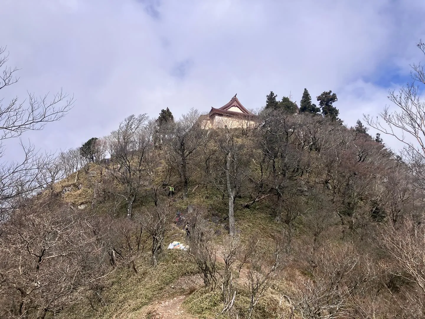 12/1から英彦山神宮上宮の修復が3年半振りに完成し、多くの...