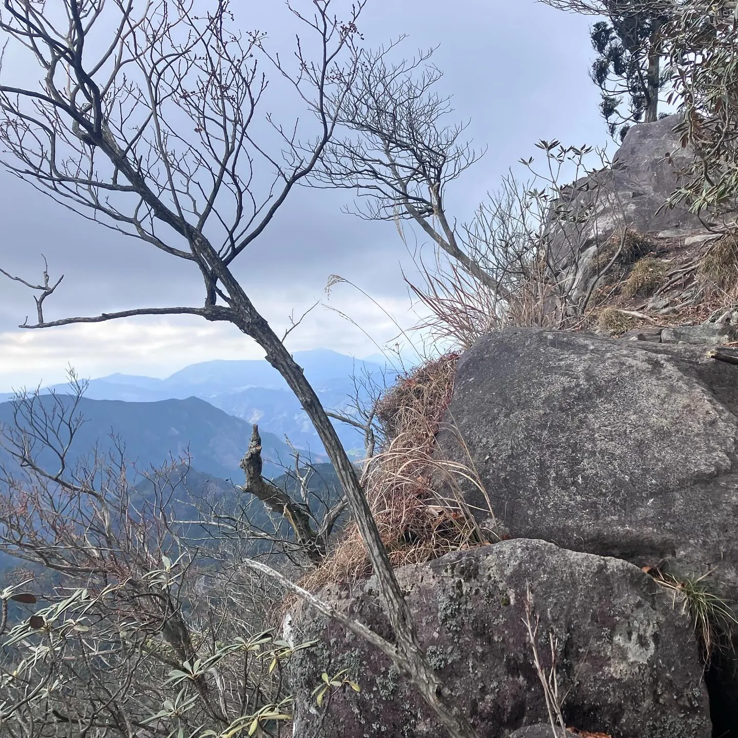 英彦山縦走路解禁で中岳・北岳・南岳を縦走した後は、多くの人で...