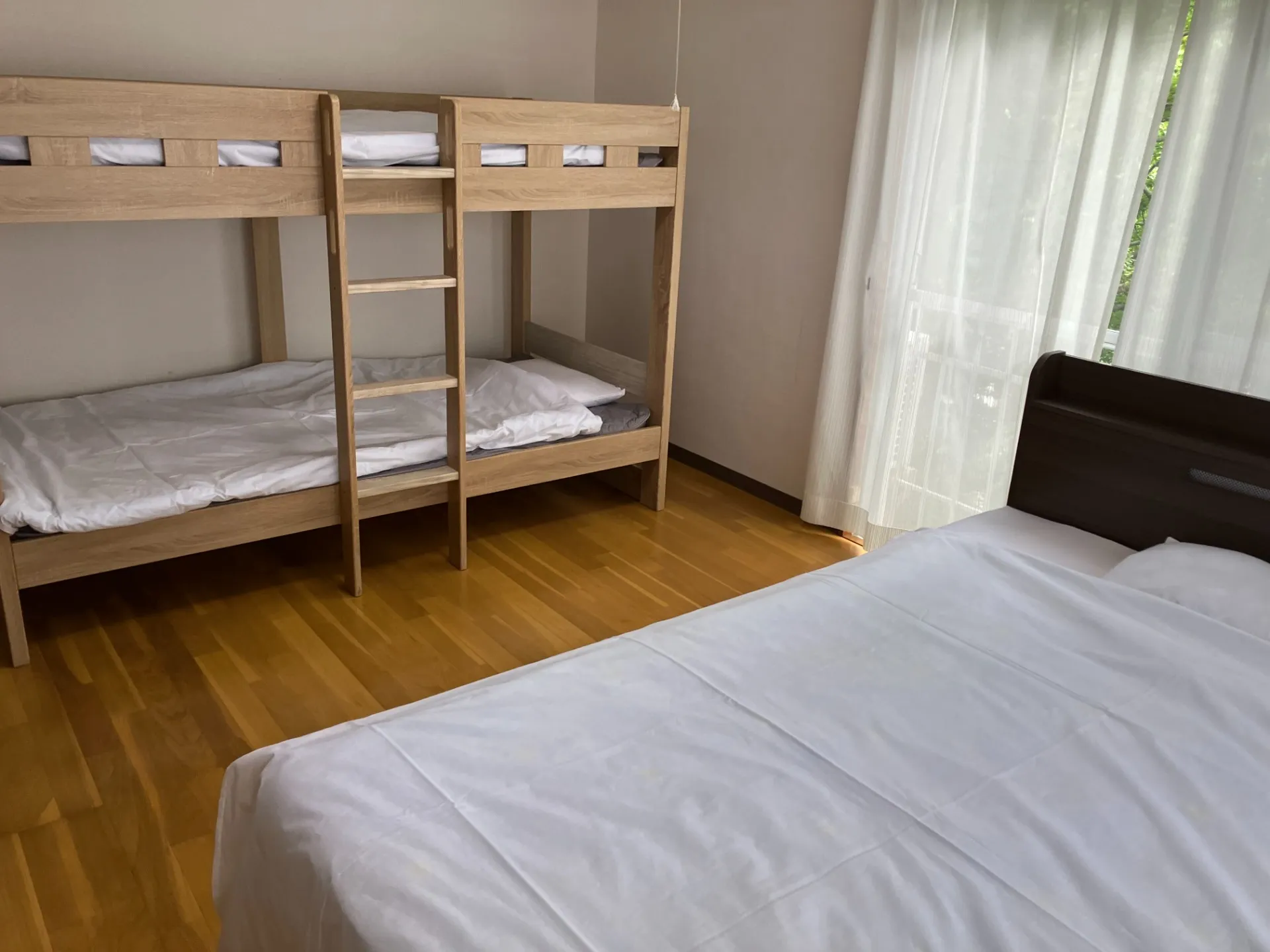 １Fベッドルーム2