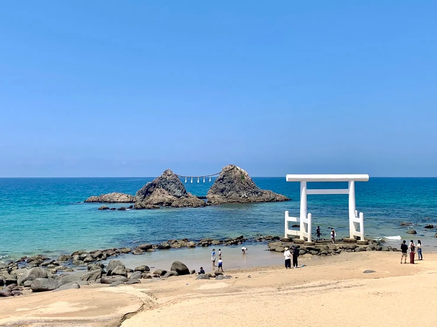 糸島の人気スポット巡りショートコース 海鮮ランチ・ガイド付き貸切ハイヤー利用