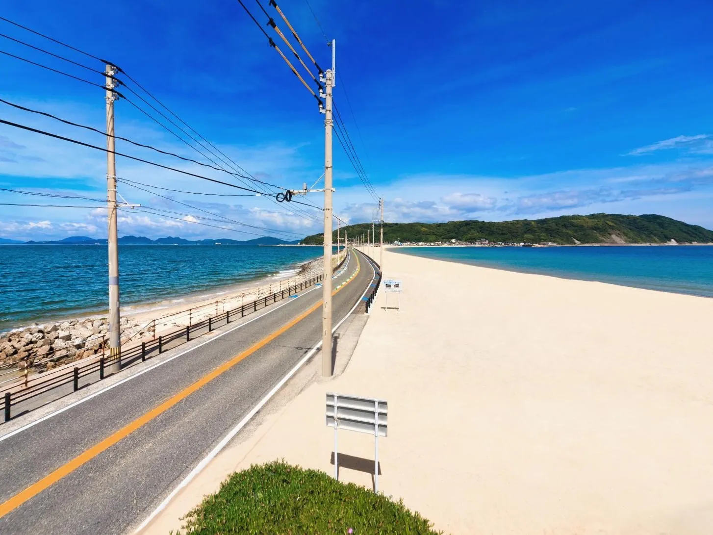 陸続きの志賀島<br>博多湾と玄界灘に挟まれています