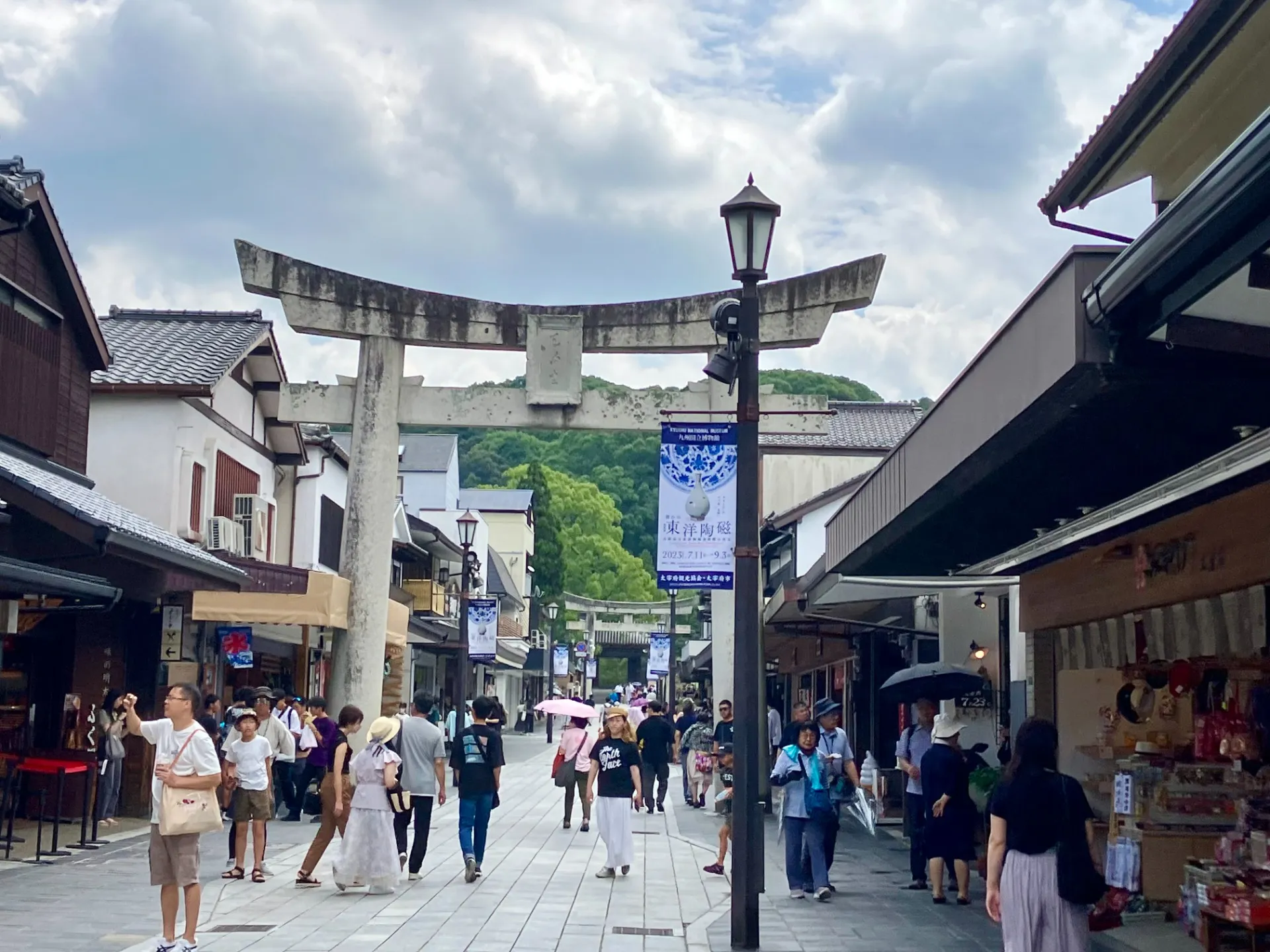 太宰府天満宮<br>1年中、賑わっている参道