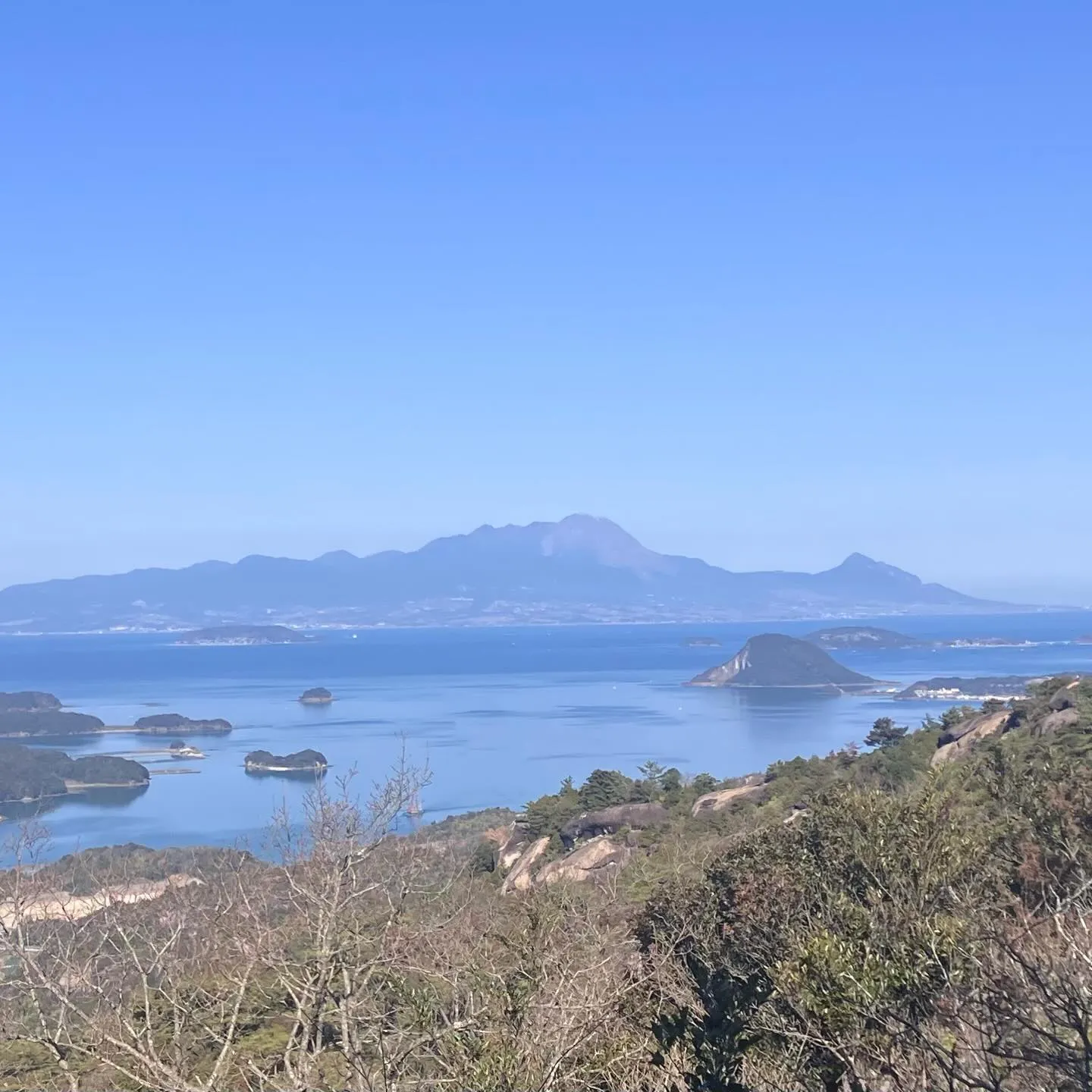 寒いの苦手なんで海の見える低山へ🚶‍➡️