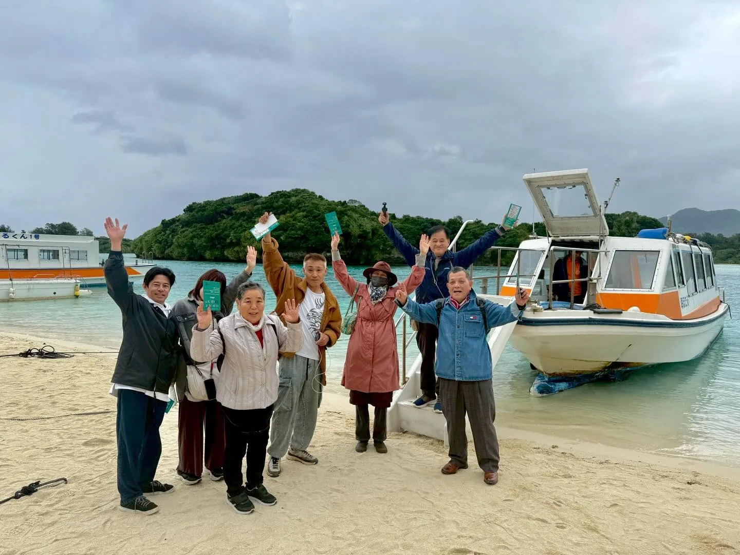 石垣島で最も美しい川平湾のグラスボート🛳️