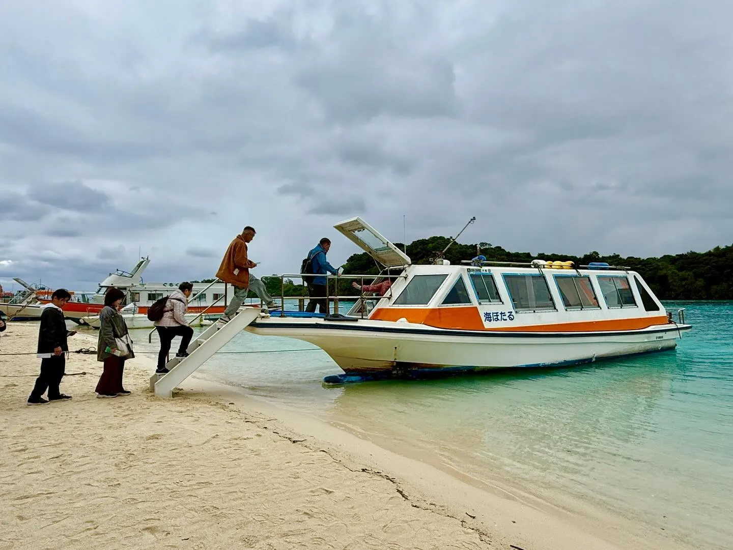 石垣島で最も美しい川平湾のグラスボート🛳️