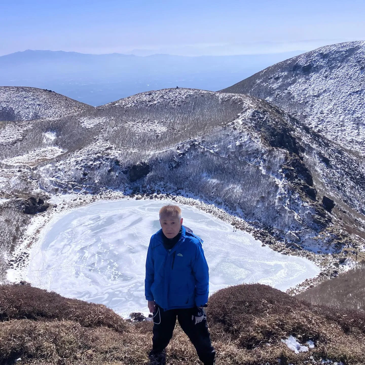 標高1,780mの天狗ヶ城と、直ぐ真下の火口湖 御池の氷結❄...