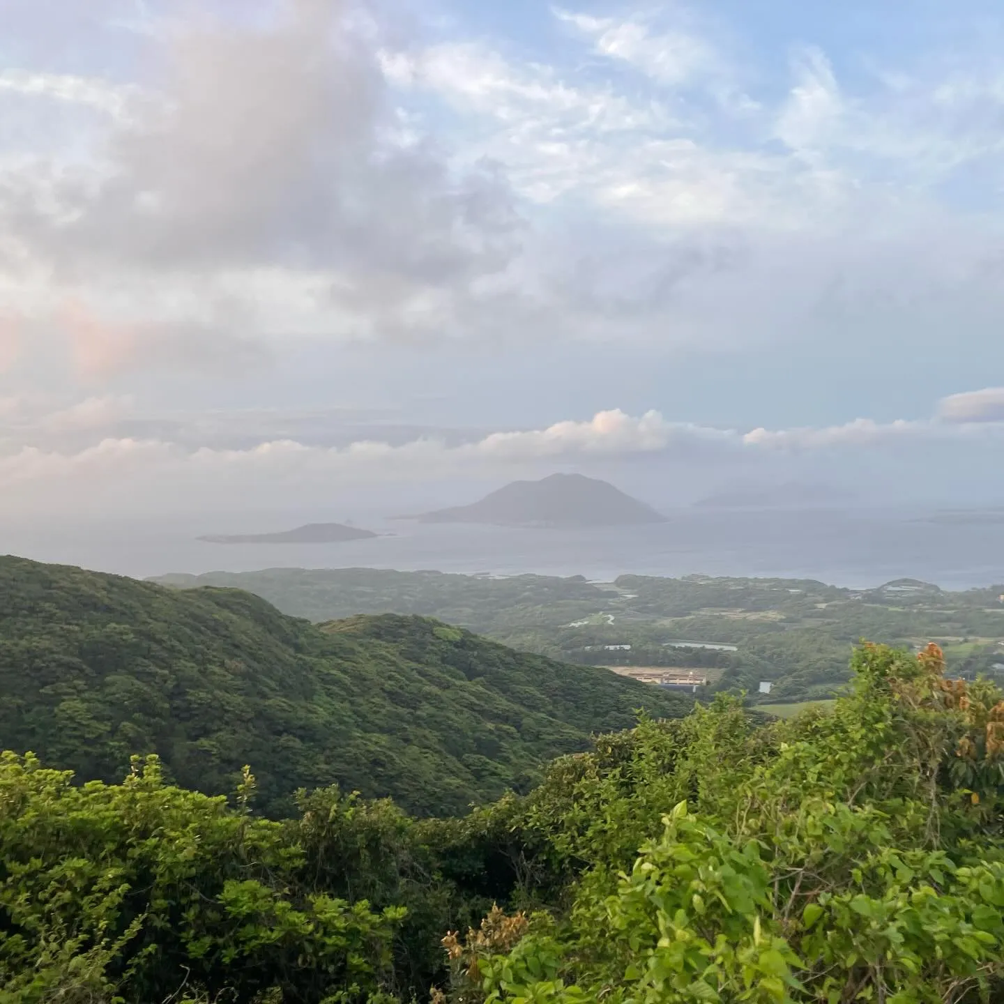 五島列島宇久島に早朝4時に到着後、少し休して宇久島最高峰の城...