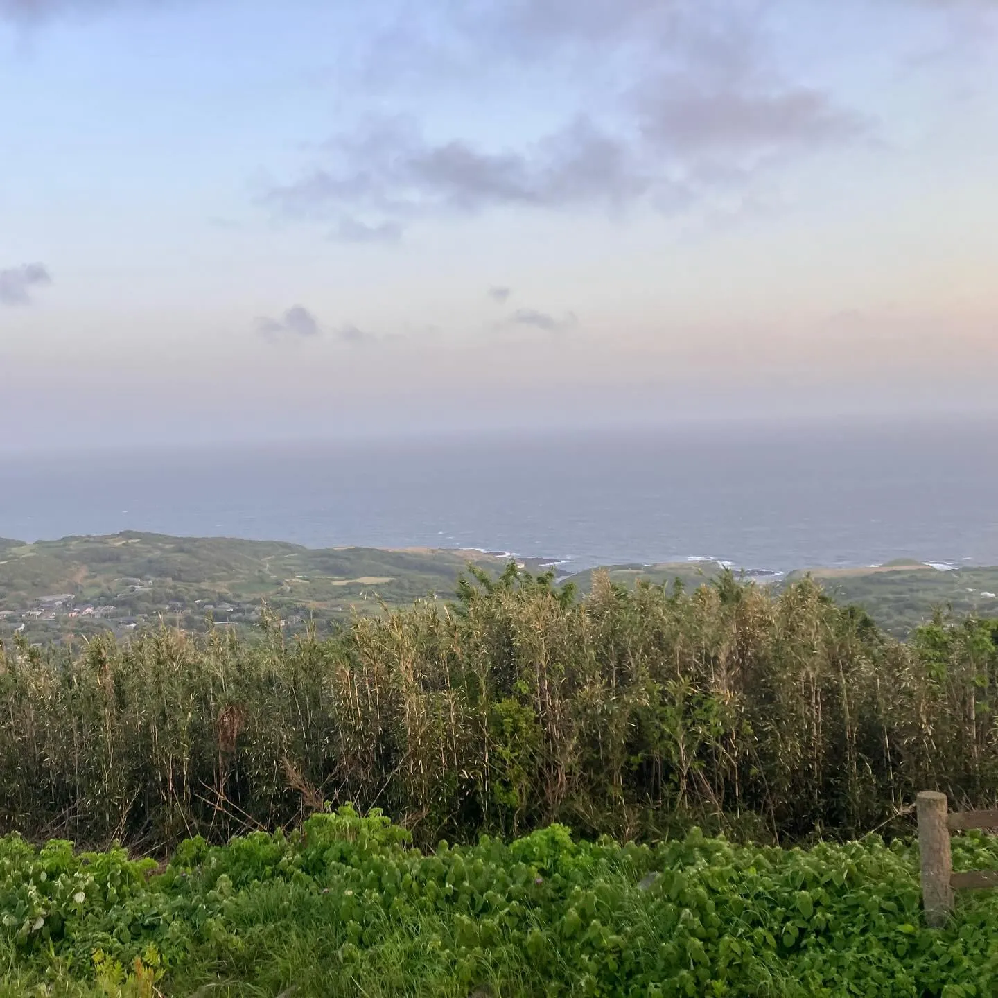 五島列島宇久島に早朝4時に到着後、少し休して宇久島最高峰の城...