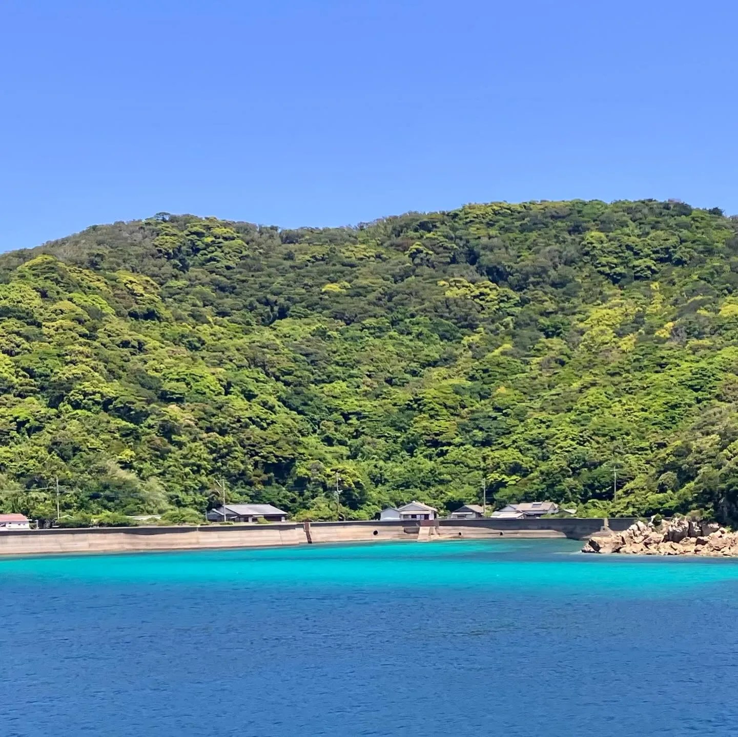 エメラルドグリーンの絶景🌊