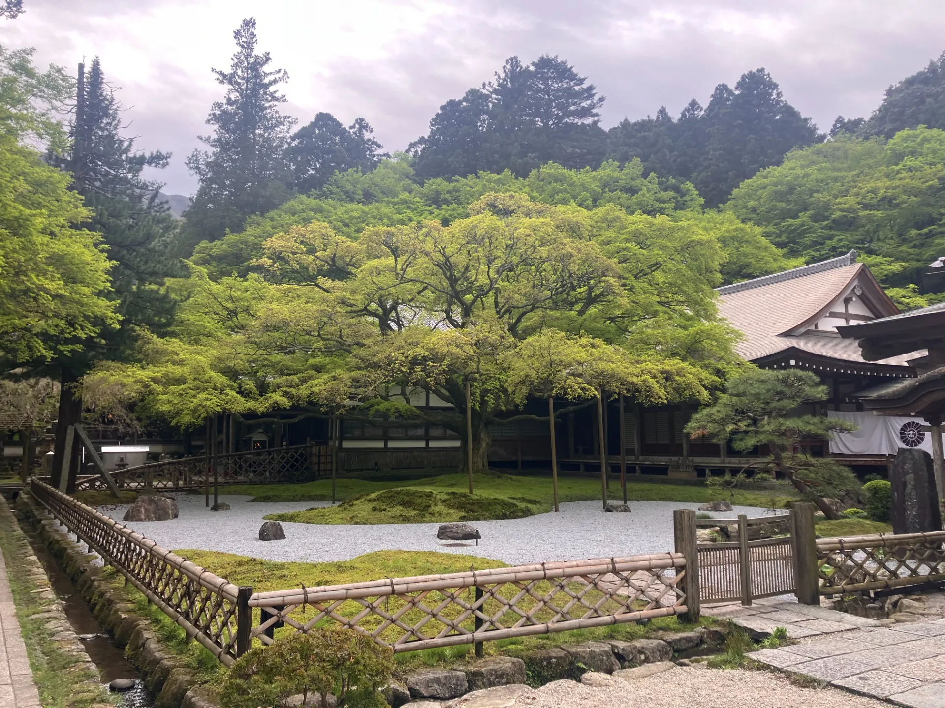 雷山千如寺大悲王院