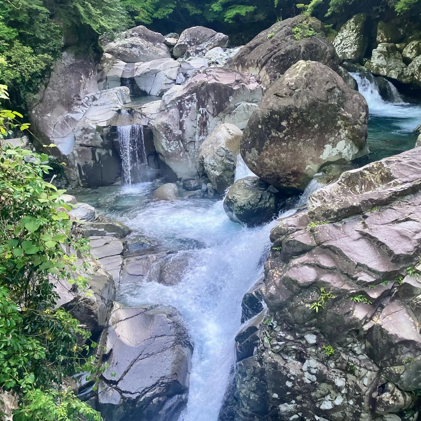 宮崎県西都市の尾鈴山瀑布群✨