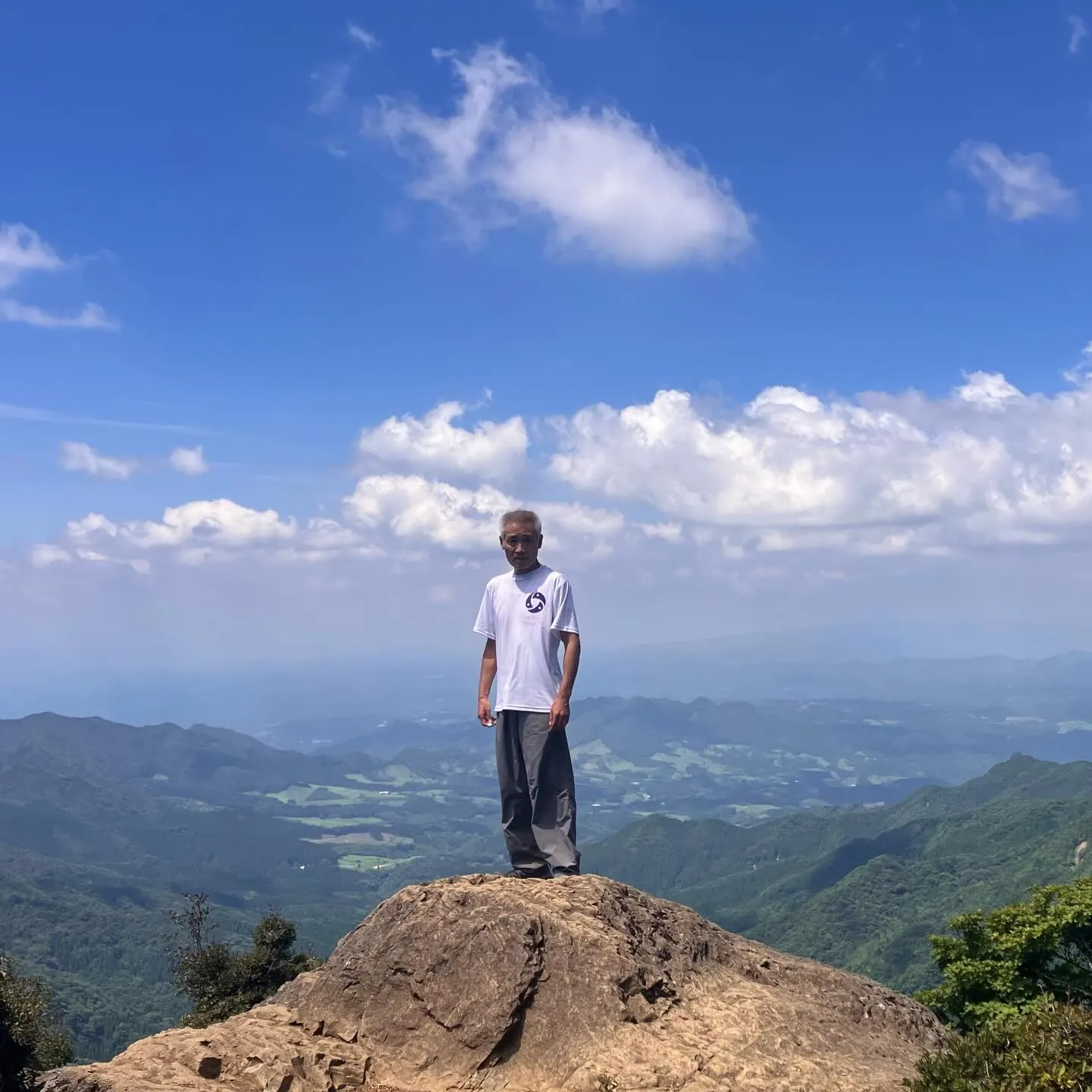 九州山地の盟主で日本百名山の祖母山