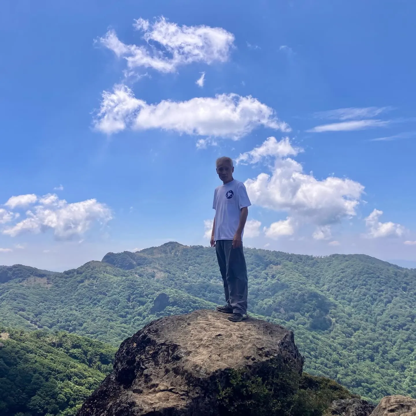 九州山地の盟主で日本百名山の祖母山