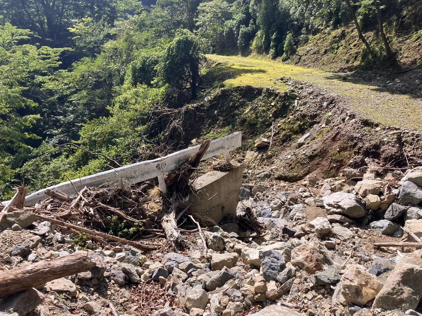 九州の屋根 九州脊梁山地の扇山への登山口迄のアプローチ🚶‍➡...