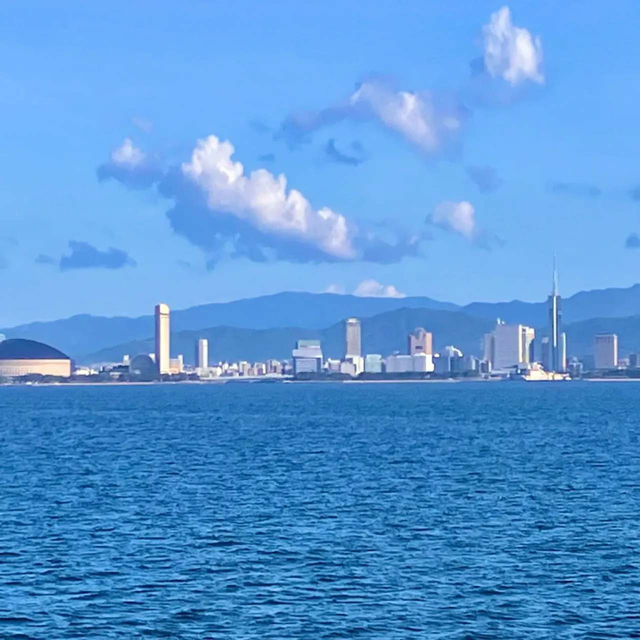 九州の離島 五島列島の宇久島からの帰路は、野母商船の太古フェ...