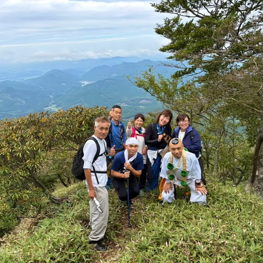 英彦山から皆んな元気に下山後は、英彦山神宮参道脇 カヨさんの...