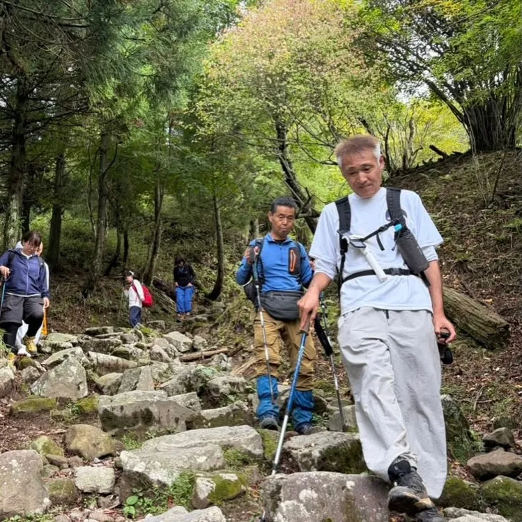 英彦山から皆んな元気に下山後は、英彦山神宮参道脇 カヨさんの...