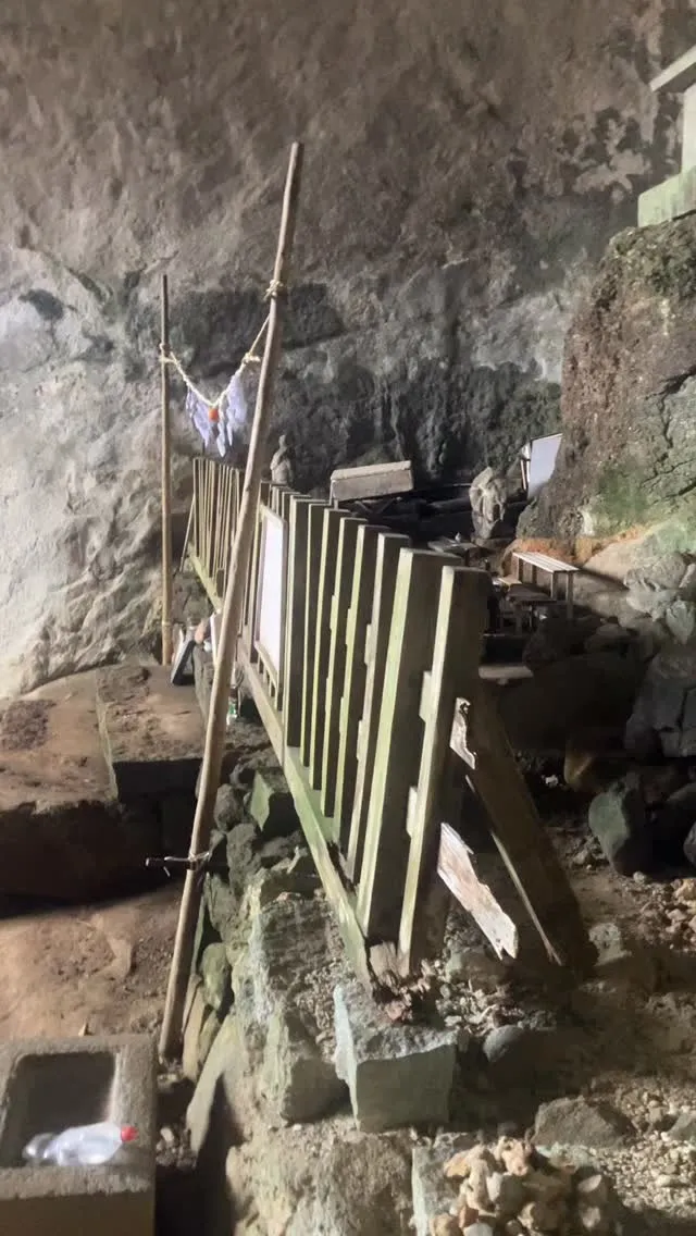 日本三大カルスト 平尾台最大級の鍾乳洞で国指定天然記念物 青...