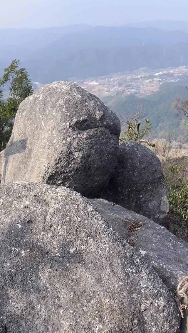 平尾台には珍しい絶壁の岩山 塔ヶ峯からの絶景✨
