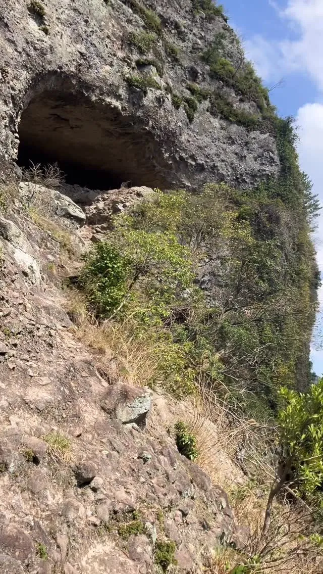 国東半島六郷満山の大不動岩屋内部からの絶景、見たいですよね？...