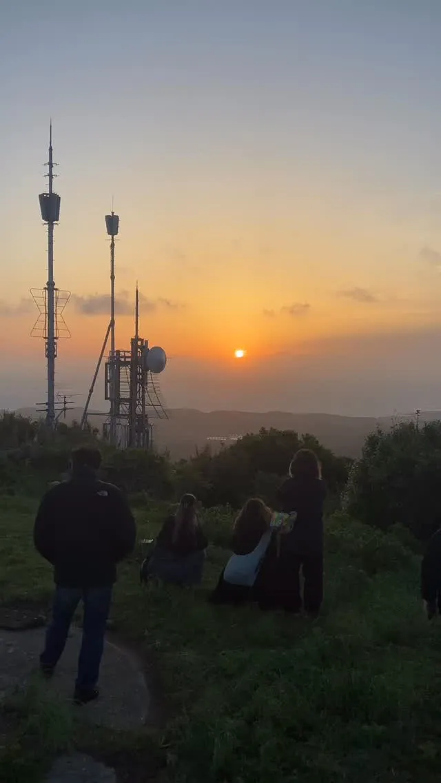 五島列島 宇久島の最高峰 城ヶ岳の神秘的な日の出🌅
