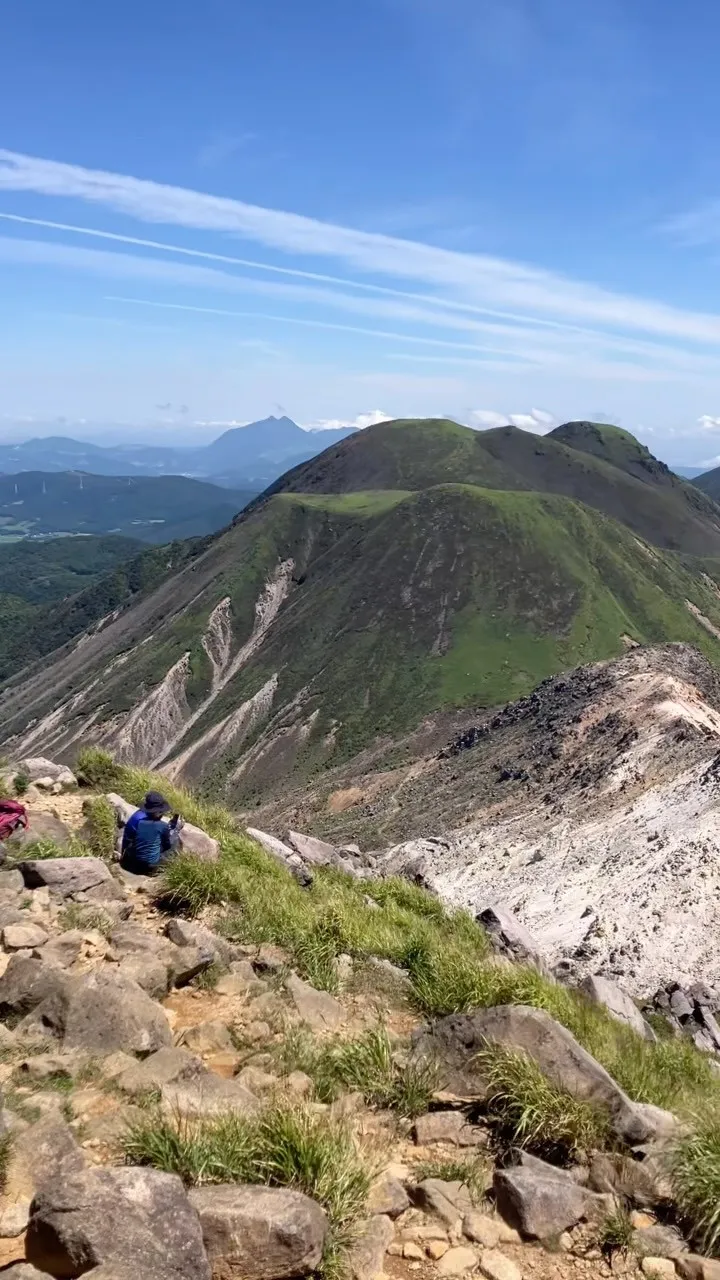 九州の屋根 くじゅう連山の星生山山頂から✨⛰️